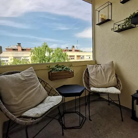 Lux With Sauna & Balcony * 巴尼西卢卡